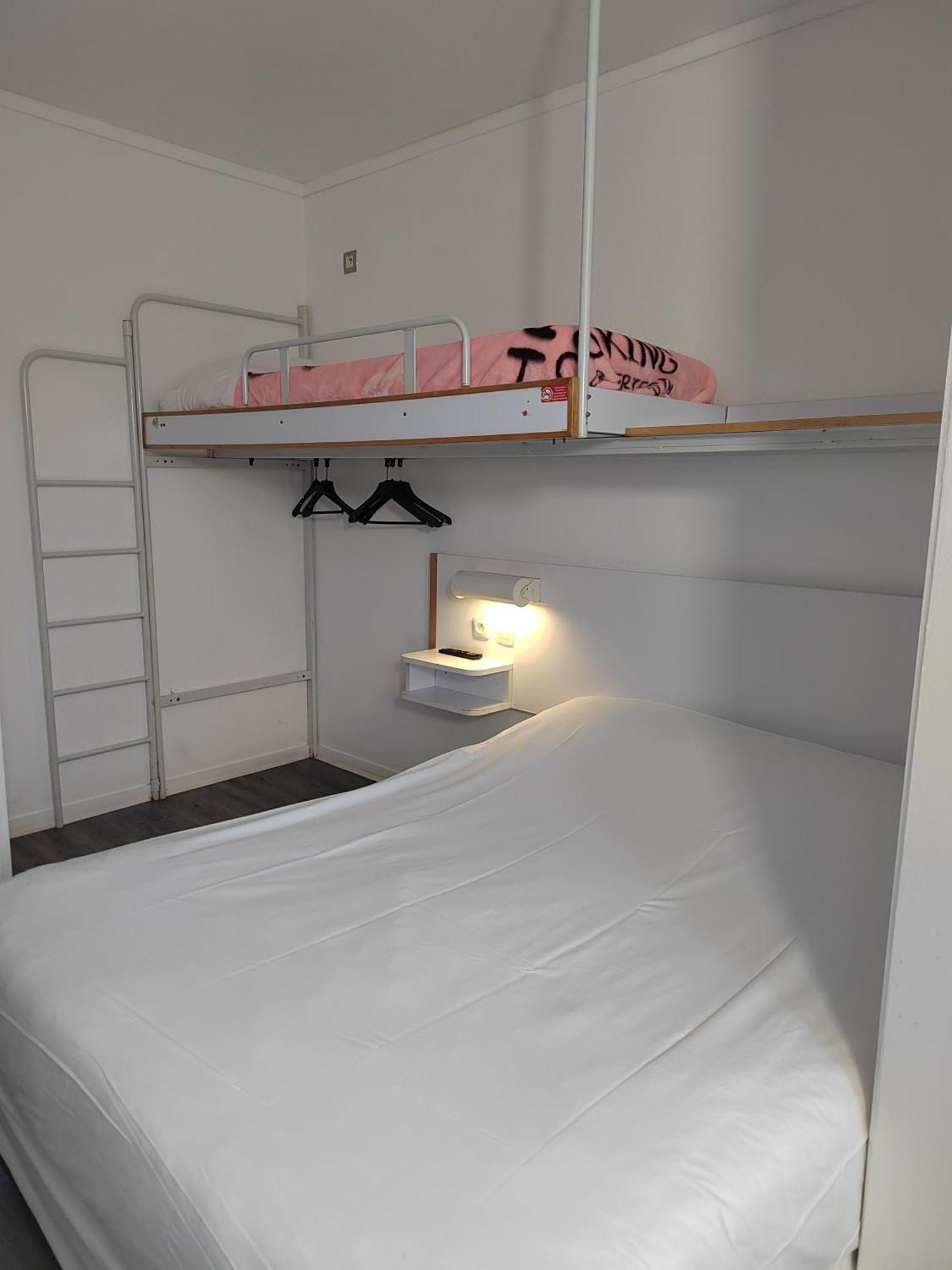 Alpha Hotel Bouafle Kültér fotó