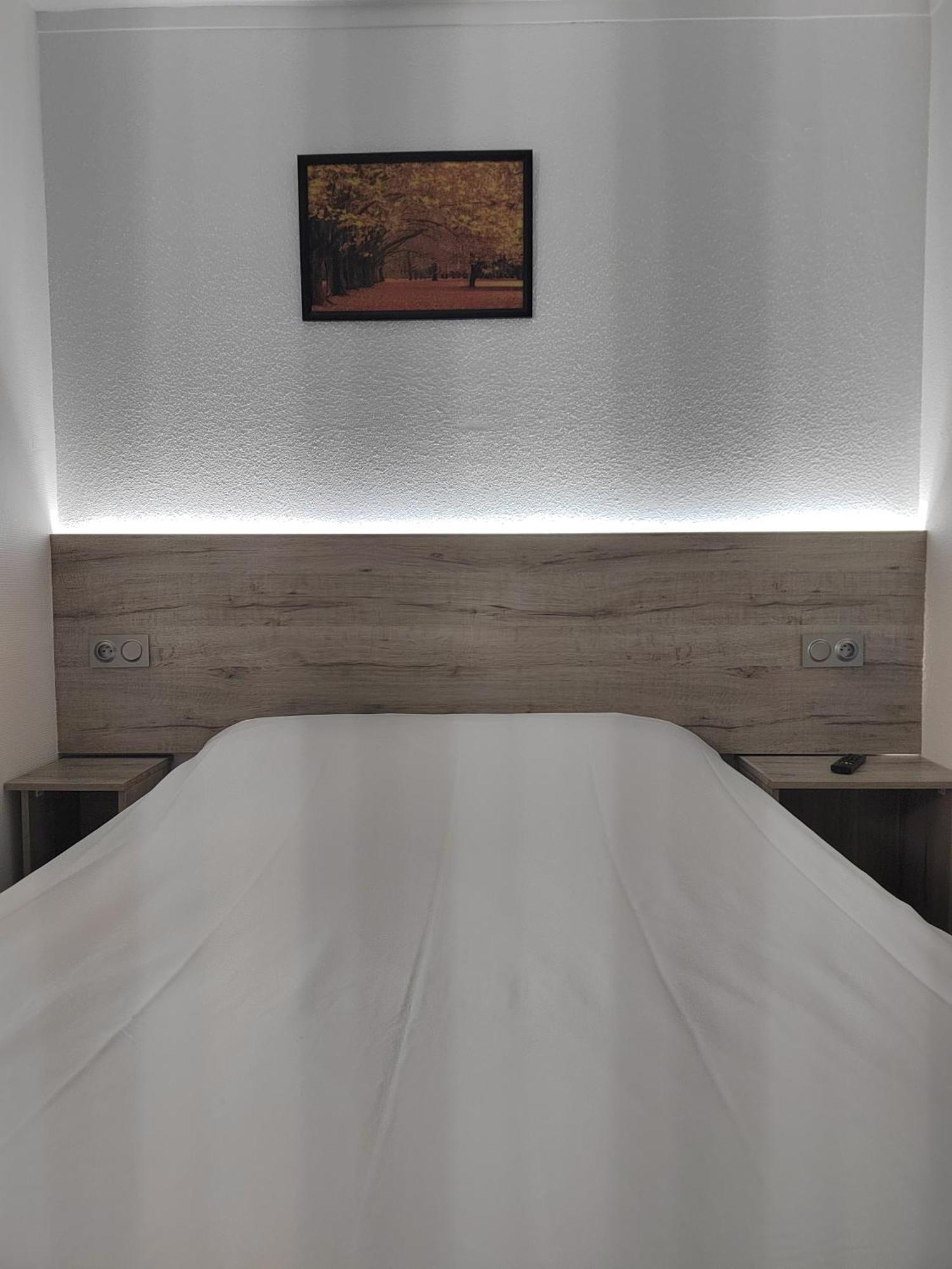 Alpha Hotel Bouafle Kültér fotó