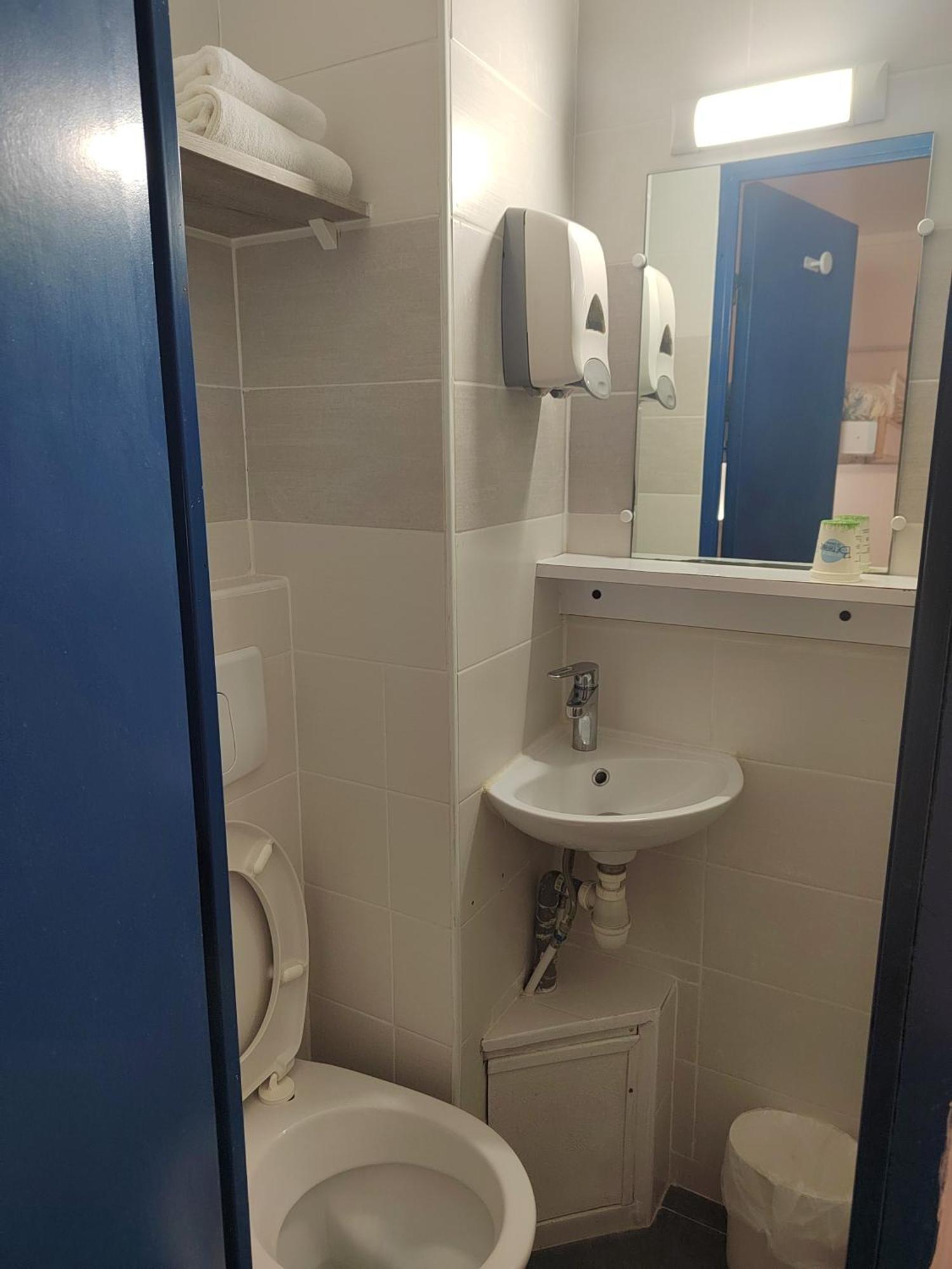 Alpha Hotel Bouafle Kültér fotó