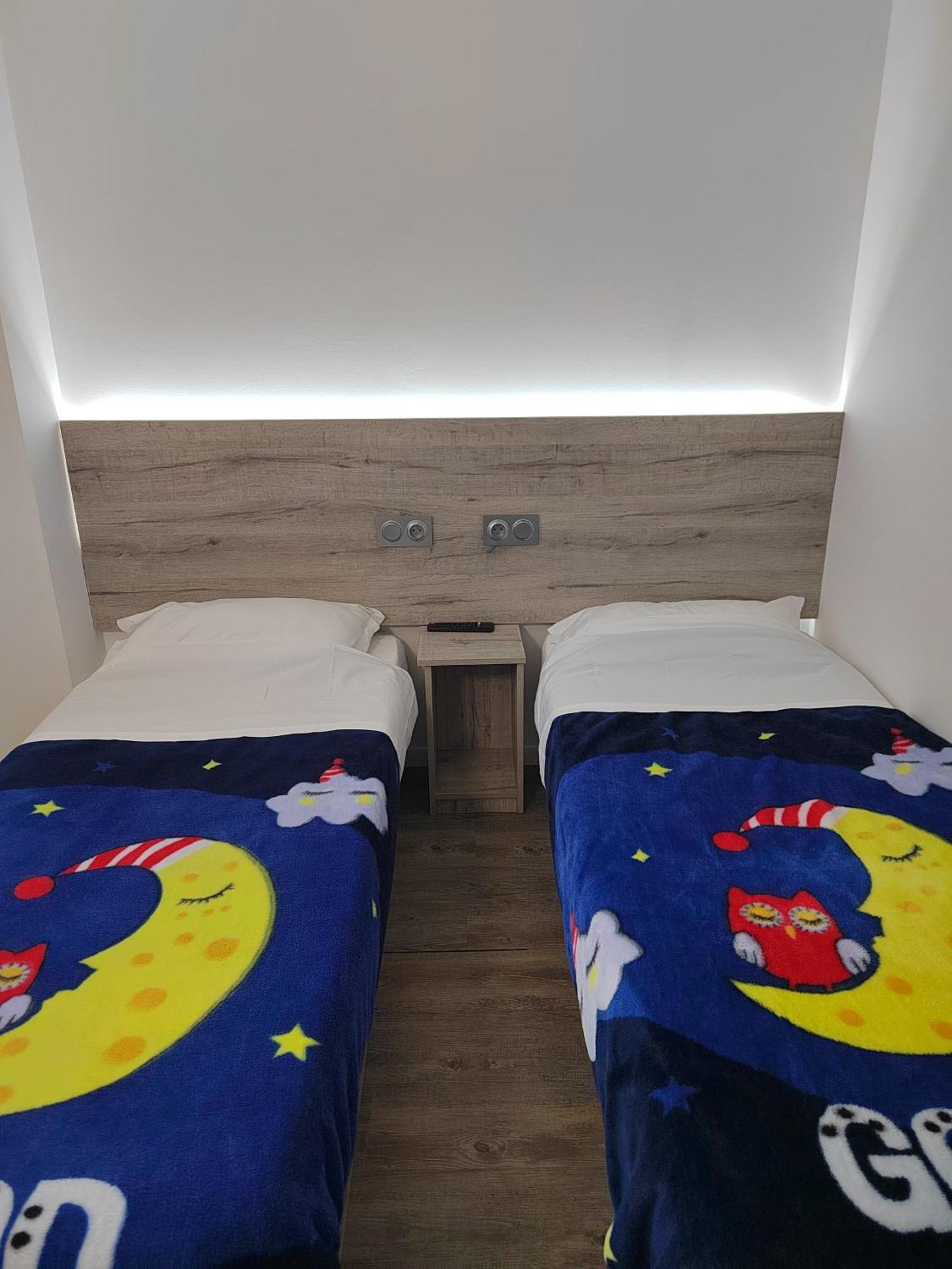 Alpha Hotel Bouafle Kültér fotó