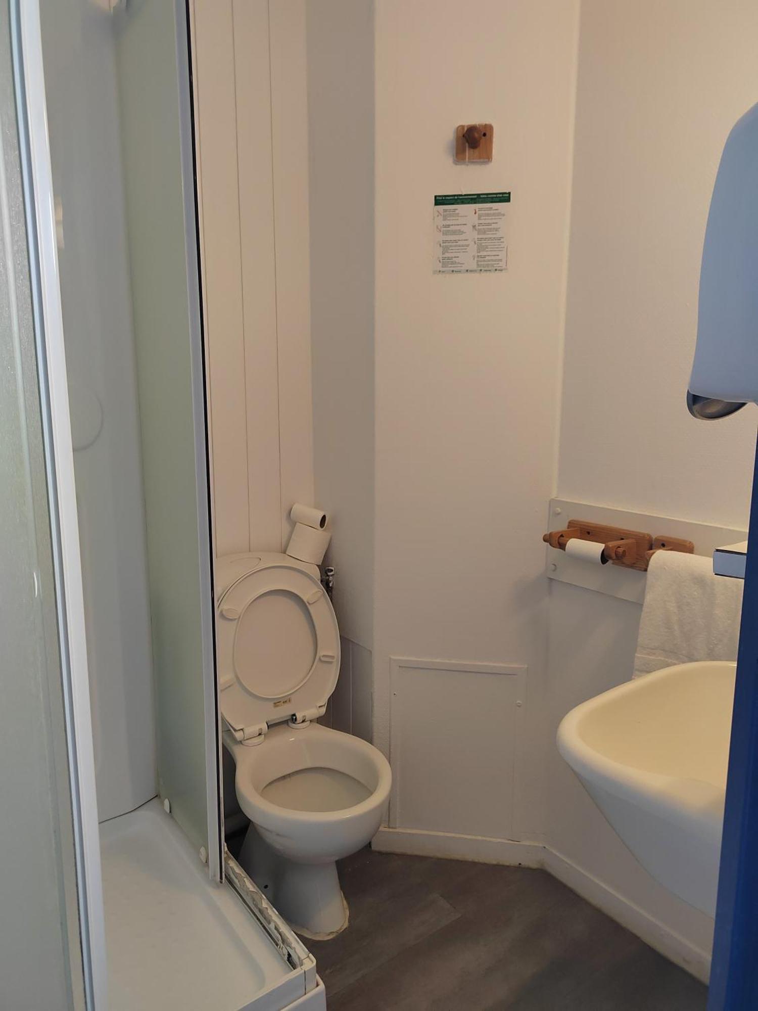 Alpha Hotel Bouafle Kültér fotó