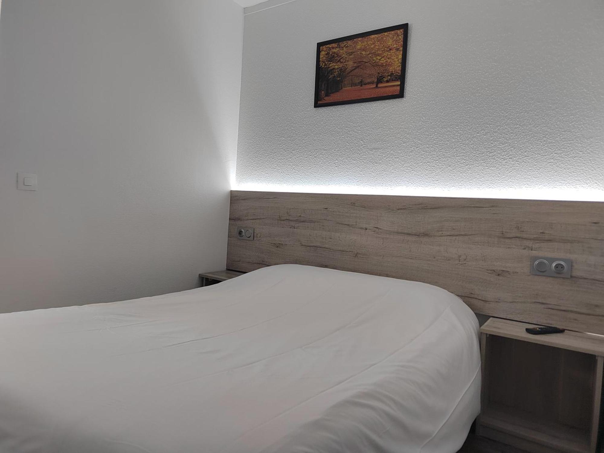 Alpha Hotel Bouafle Kültér fotó